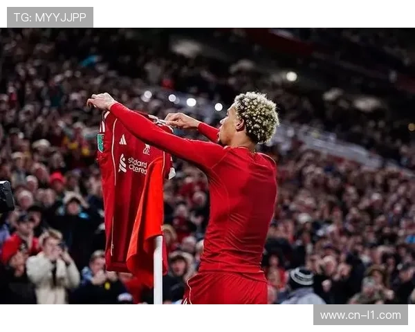 弗林蓬传中造乌龙，利物浦幸运球扩大领先优势